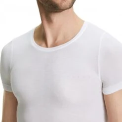 FALKE Underwear Ultralight Cool T-Shirt Men - Kurzärmliges Ultraleicht-Funktionsunterhemd Herren -Outdoor Ausrüstungs Geschäft FALKE Underwear Ultralight Cool T Shirt Men kurzaermliges Ultraleicht Funktionsunterhemd Herren b3